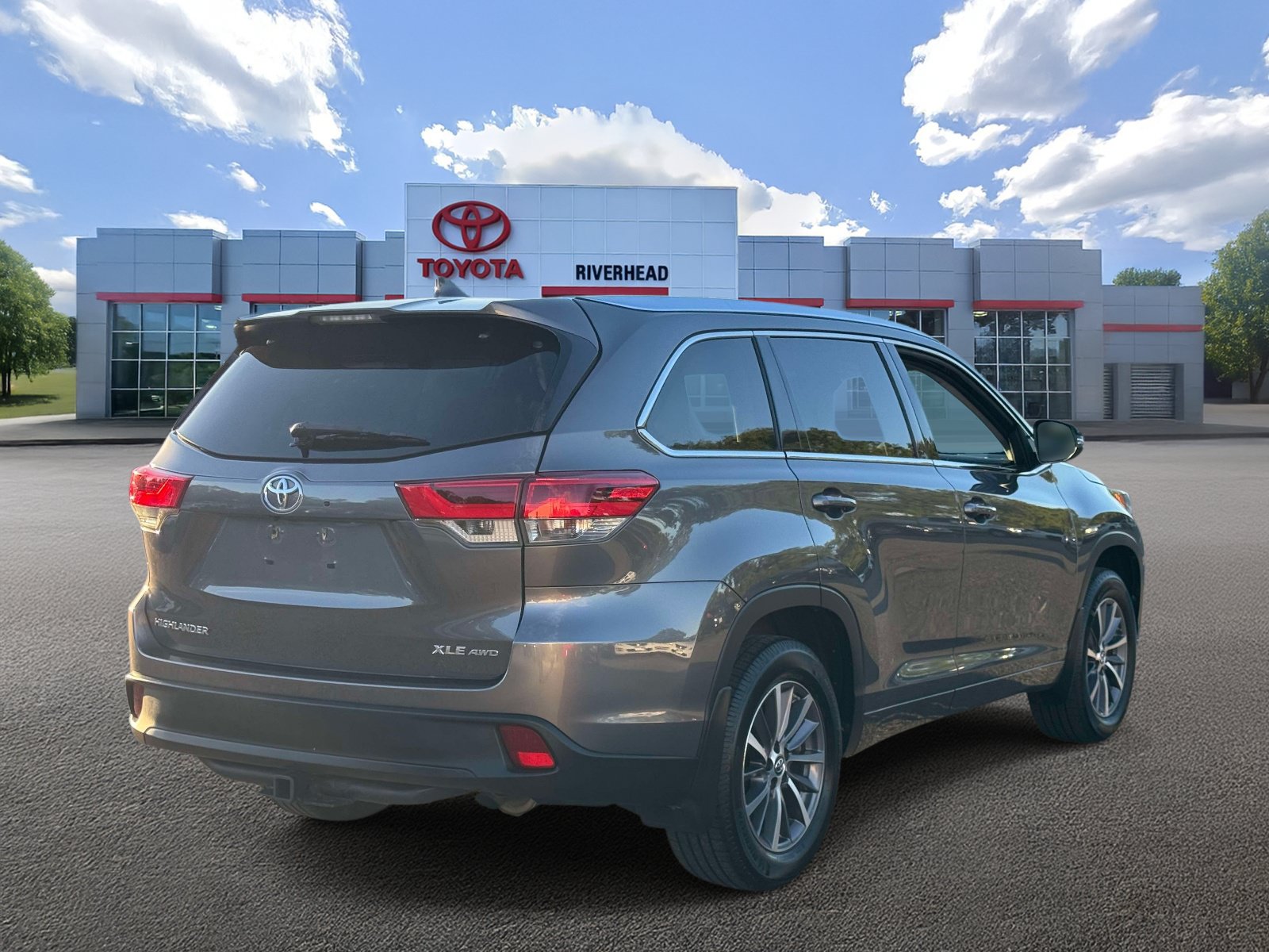 Used 2018 Toyota Highlander XLE AWD/4WD image 6