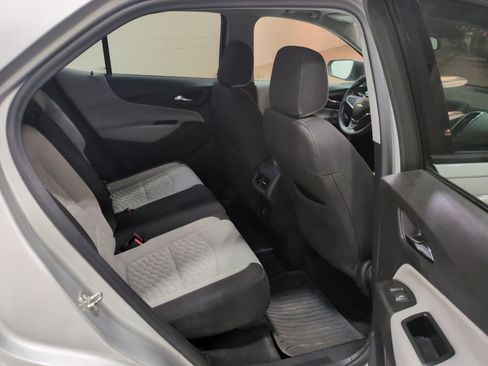 Used 2019 Chevrolet Equinox LS w/ LS Convenience Package FWD image 11