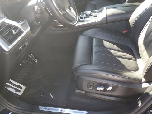 Used 2023 BMW X7 xDrive40i w/ M Sport Package image 31