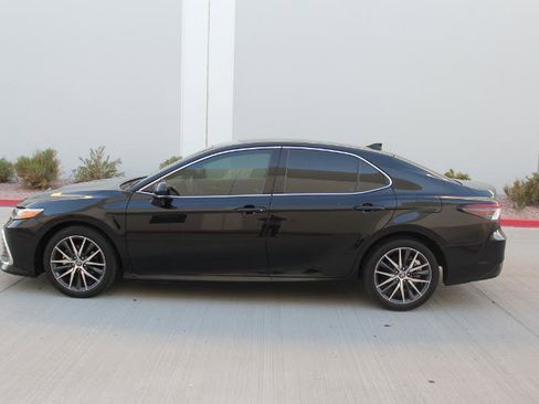 Used 2023 Toyota Camry XLE image 8