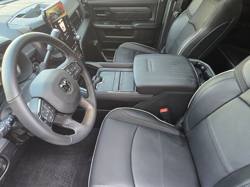 Used 2026 RAM 2500 Limited AWD/4WD image 9