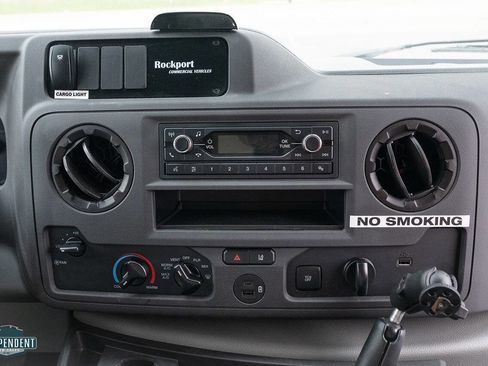 Used 2022 Ford E-450 and Econoline 450 Super Duty image 12