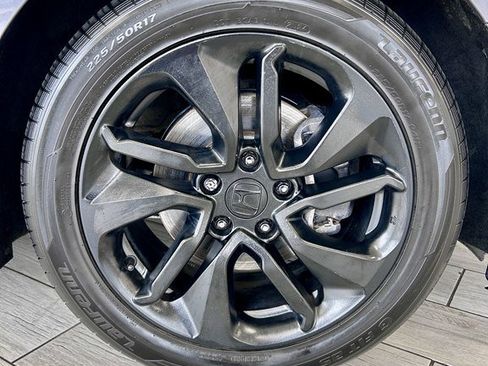Used 2018 Honda Accord LX image 19