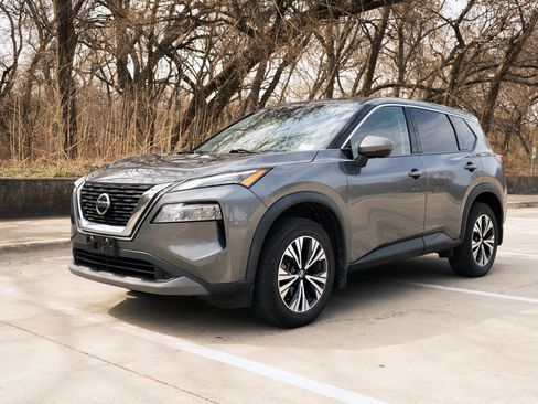 Used 2021 Nissan Rogue SV image 5