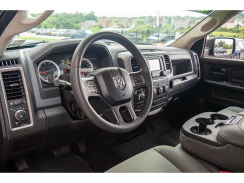 Used 2018 RAM 1500 Express w/ Express Value Package AWD/4WD image 13