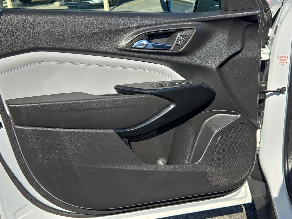 Used 2026 Chevrolet Trax LT FWD image 11