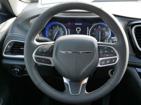 New 2026 Chrysler Pacifica Select image 17