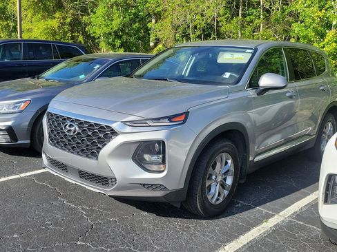 Used 2020 Hyundai Santa Fe SE image 3