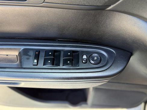 Used 2016 GMC Acadia SLE FWD image 17