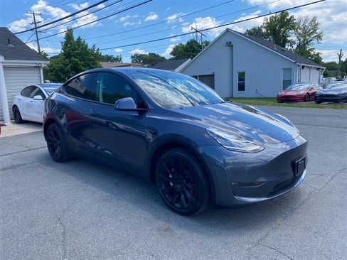 Used 2024 Tesla Model Y Long Range AWD/4WD image 7