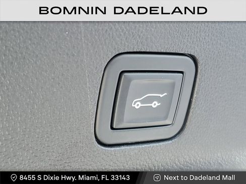 Used 2021 Chevrolet Tahoe High Country w/ Premium Package image 9