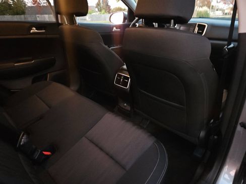 Used 2019 Kia Sportage LX image 15