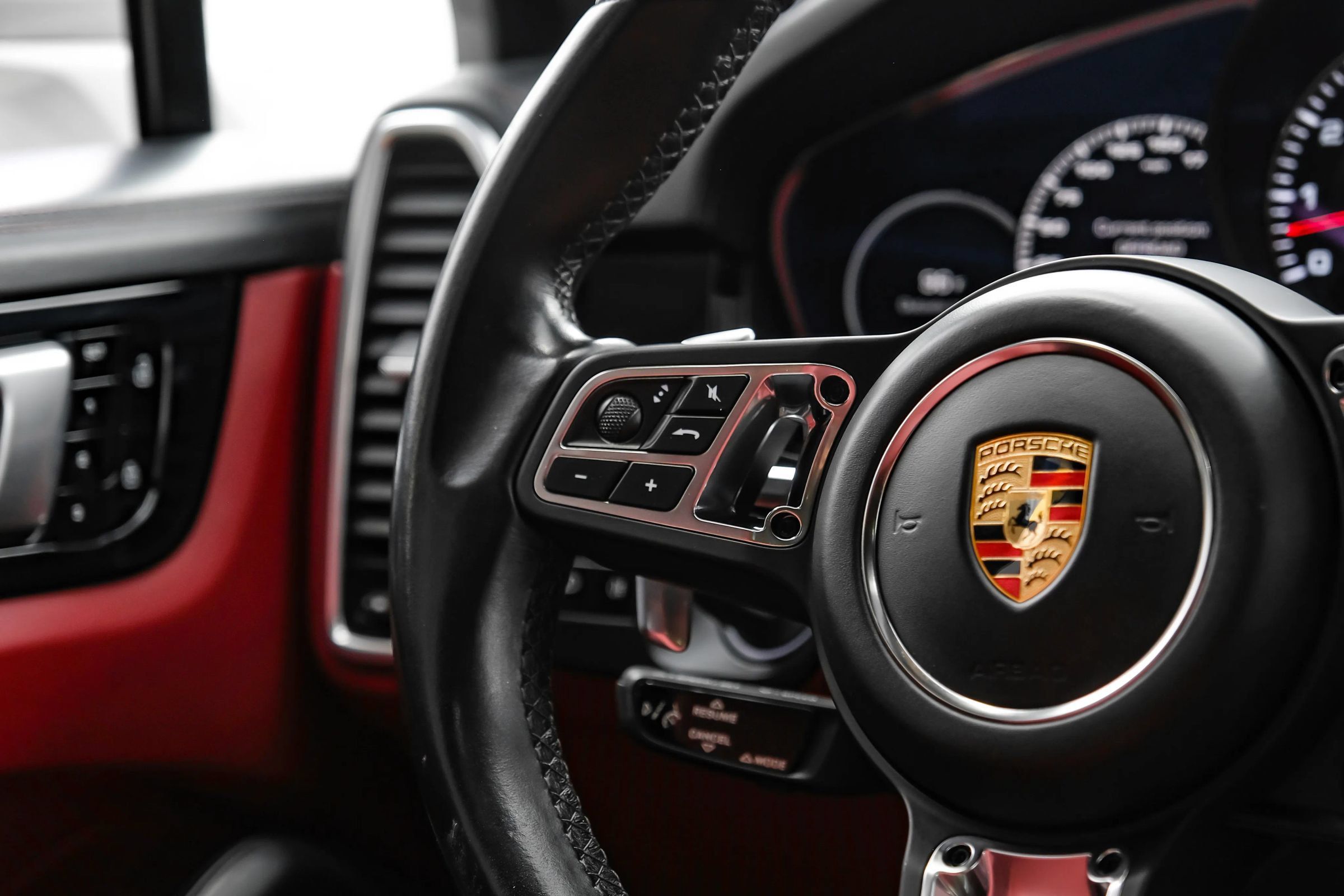 Used 2021 Porsche Cayenne Turbo AWD/4WD image 15