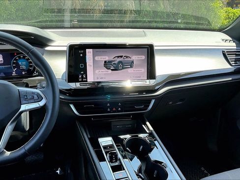 Certified 2026 Volkswagen Atlas Cross Sport SE w/ Panoramic Sunroof Package AWD/4WD image 20