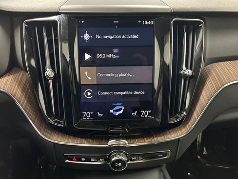 Used 2021 Volvo XC60 T5 Momentum w/ Climate Package AWD/4WD image 20