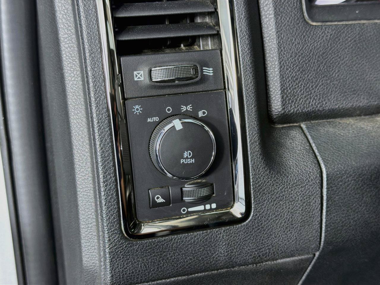 Used 2018 RAM 1500 Sport AWD/4WD image 37