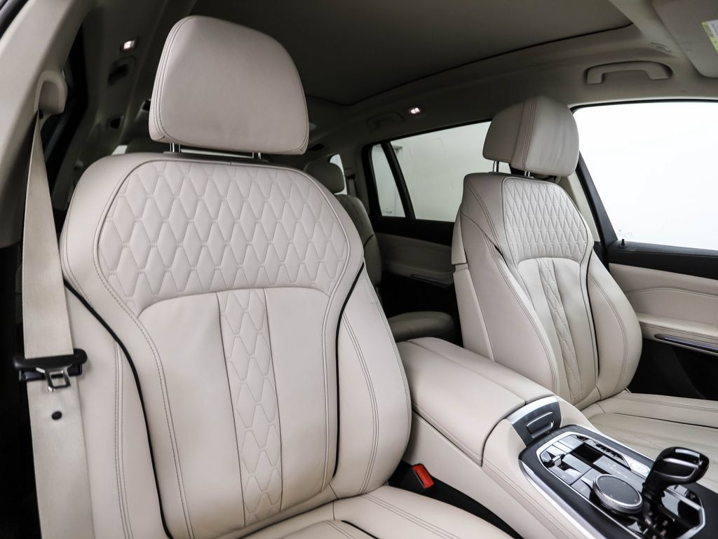 Used 2022 BMW X7 xDrive40i w/ Premium Package AWD/4WD image 40