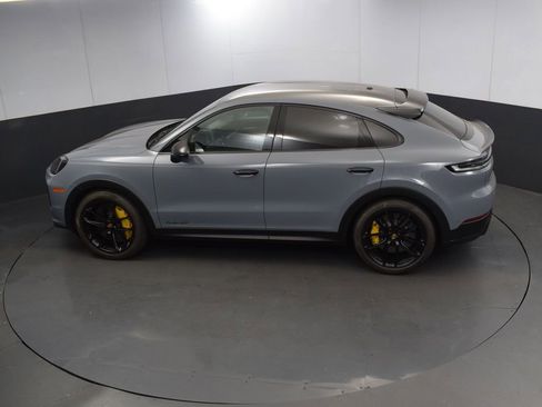 Certified 2024 Porsche Cayenne Turbo GT AWD/4WD image 33