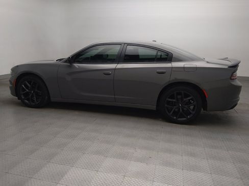 Used 2019 Dodge Charger SXT w/ Plus Group RWD image 3