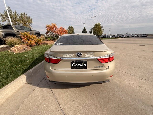 Used 2014 Lexus ES 300h w/ Luxury Package w/Bamboo Trim FWD image 5