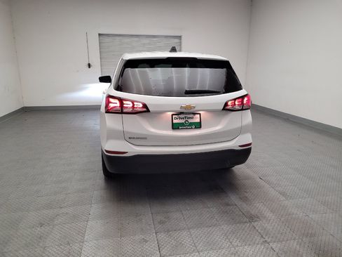Used 2022 Chevrolet Equinox LS FWD image 6