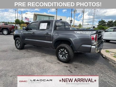 Used 2023 Toyota Tacoma TRD Off-Road w/ Black Out Package (TMS) AWD/4WD image 3