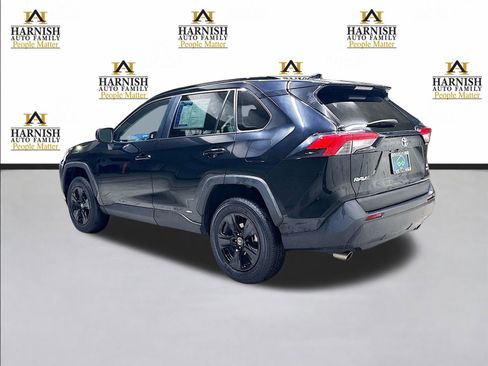 Used 2025 Toyota RAV4 LE image 8