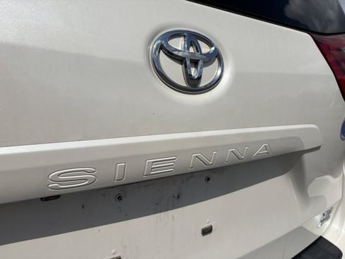 Used 2020 Toyota Sienna XLE w/ XLE Navigation Package AWD/4WD image 31
