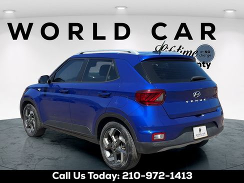 Used 2023 Hyundai Venue Limited FWD image 5