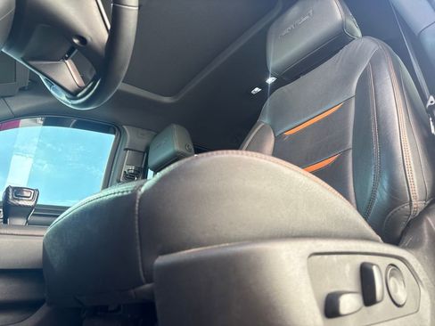 Used 2024 GMC Sierra 1500 AT4 w/ Technology Package image 10