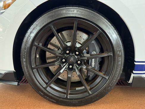 Used 2016 Ford Mustang Shelby GT350 w/ Technology Package image 8