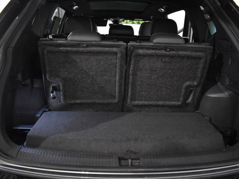 Used 2024 Volkswagen Tiguan SE R-Line image 35