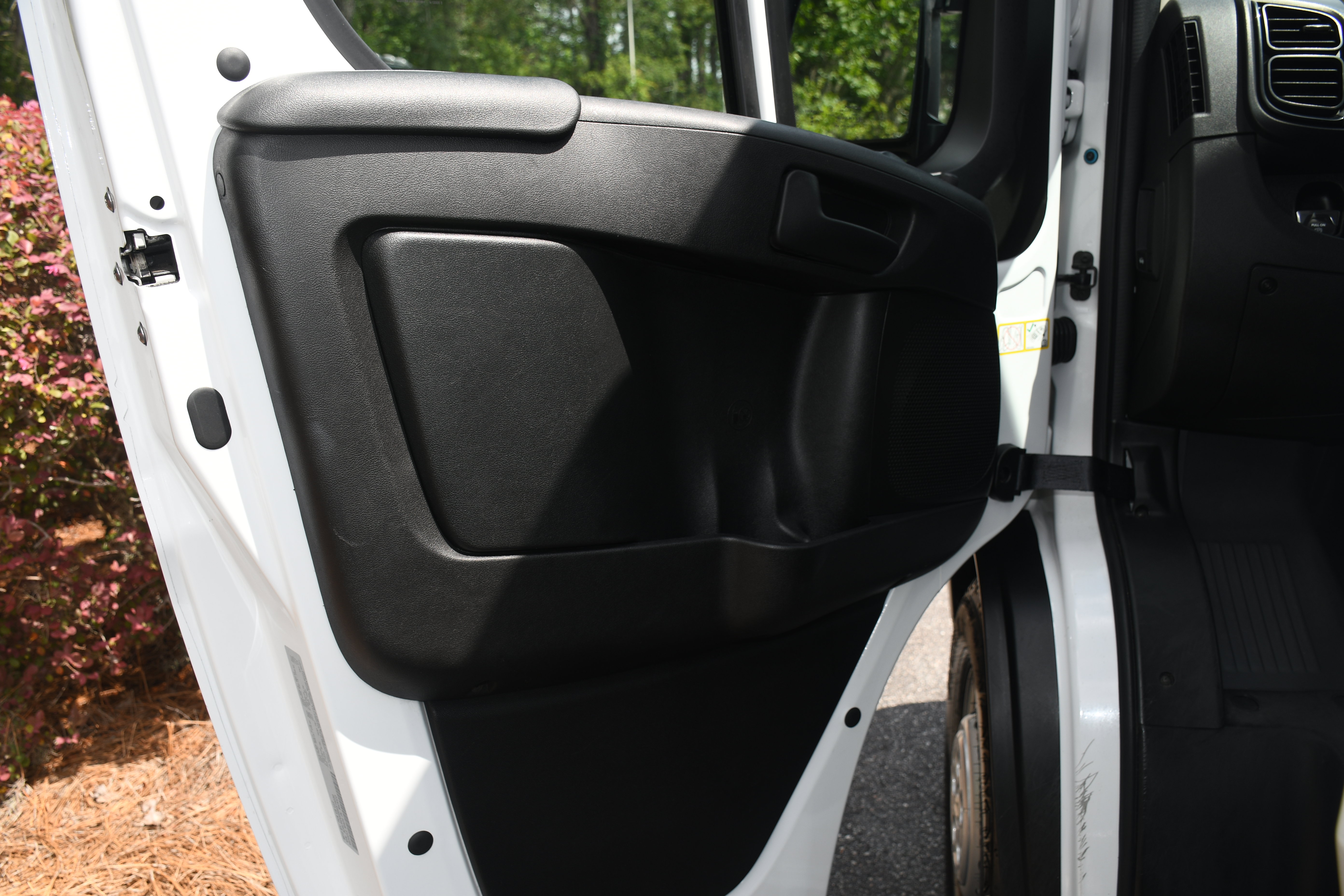 Used 2025 RAM ProMaster 2500 w/ Convenience Group FWD image 9
