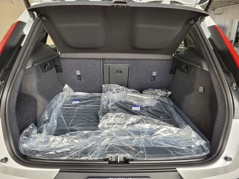 New 2026 Volvo XC40 B5 Plus w/ Protection Package Premier AWD/4WD image 13