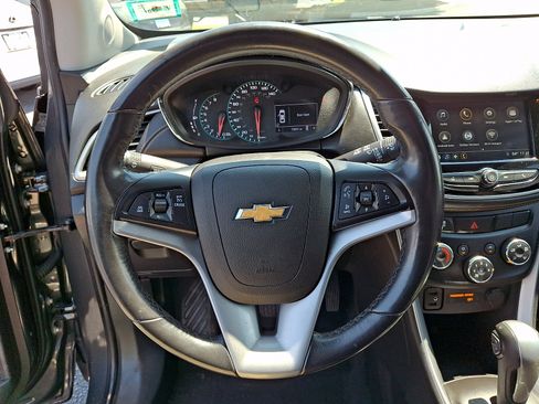Certified 2018 Chevrolet Trax LT w/ LT Convenience Package FWD image 19