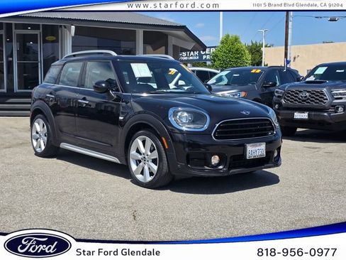 Used 2017 MINI Cooper Countryman FWD image 1