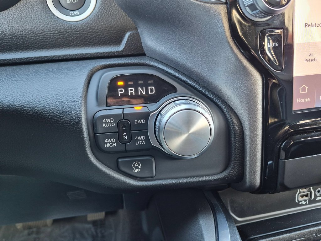 Used 2025 RAM 1500 Laramie AWD/4WD image 18