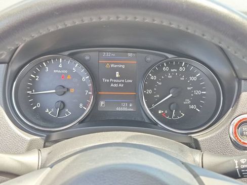 Used 2019 Nissan Rogue SV w/ Sun & Sound Touring Package AWD/4WD image 13