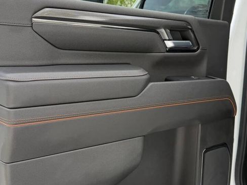 Used 2024 GMC Sierra 2500 AT4 w/ AT4 Preferred Package image 18