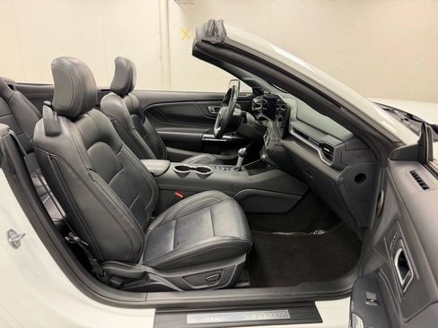 Used 2025 Ford Mustang Premium RWD image 15
