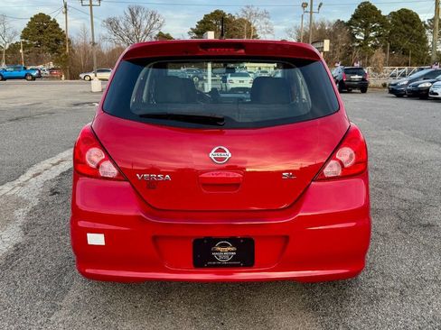 Used 2011 Nissan Versa 1.8 S image 8