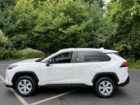 Used 2025 Toyota RAV4 LE AWD/4WD image 2