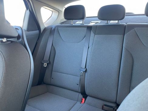 Used 2025 Kia K4 LXS image 38