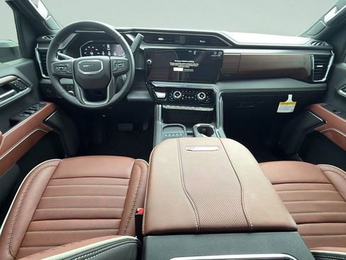 Used 2026 GMC Sierra 3500 Denali Ultimate image 15