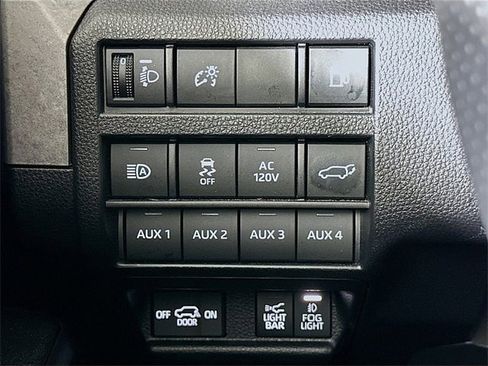 Used 2025 Toyota 4Runner Trailhunter image 10