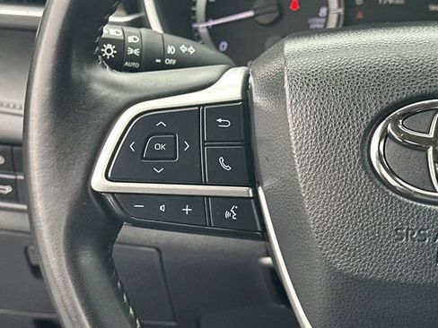 Used 2023 Toyota Highlander XLE FWD image 10
