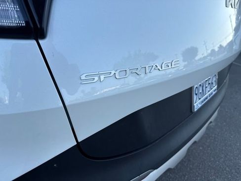 Used 2023 Kia Sportage LX AWD/4WD image 30