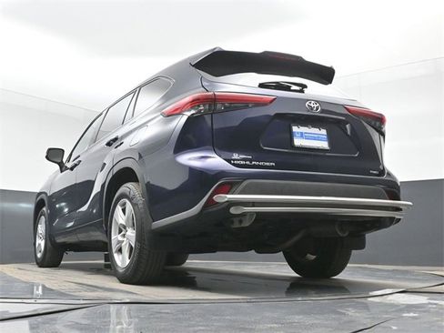 Used 2020 Toyota Highlander L image 50