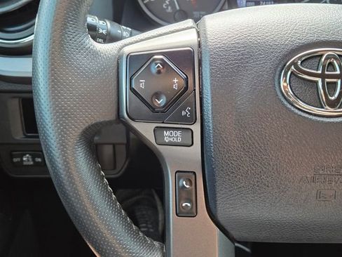 Used 2018 Toyota Tacoma TRD Off-Road w/ Technology Package AWD/4WD image 18