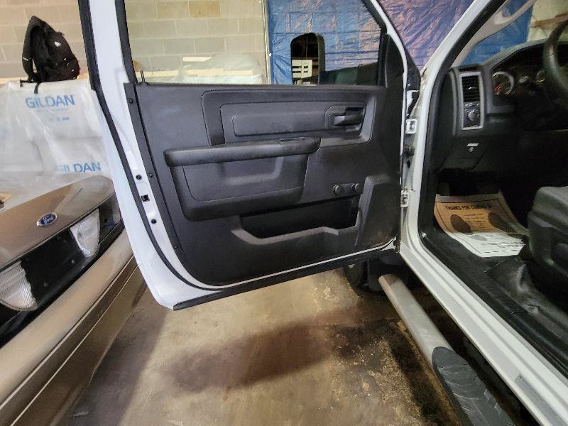 Used 2017 RAM 5500 Tradesman RWD image 42